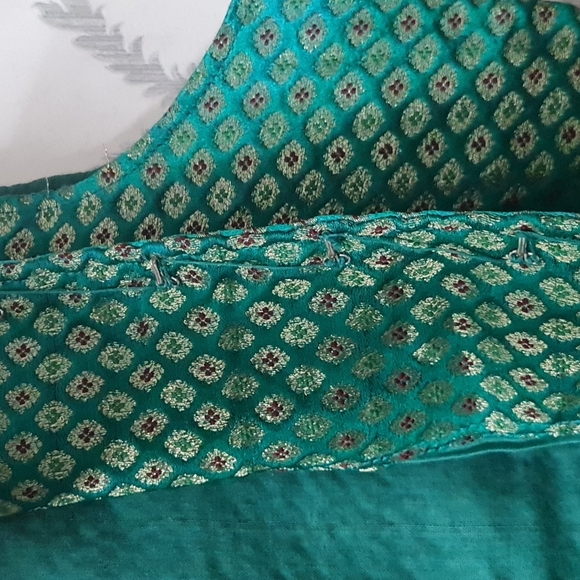 Ethnic shrug/jacket. - Picture 5 of 7